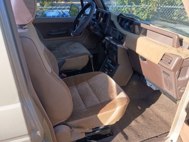 Mitsubishi-Montero-1988-Gold-Brown-3