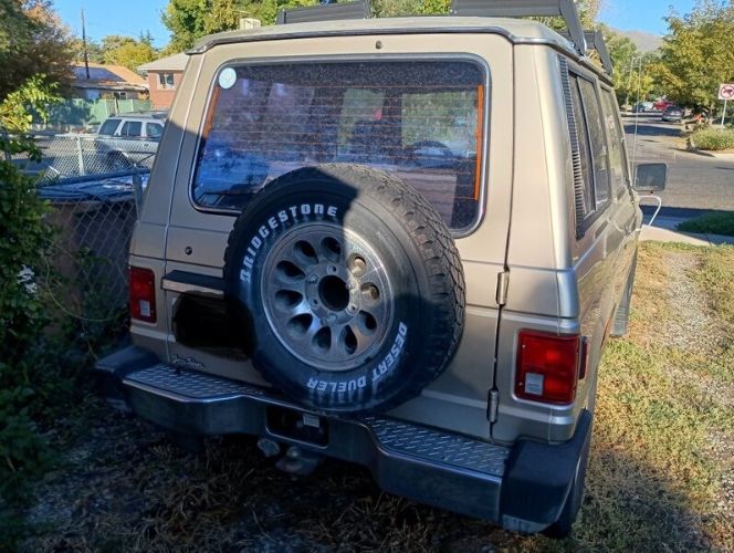 Mitsubishi-Montero-1988-Gold-Brown-8