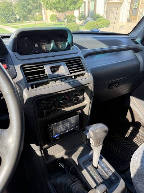 Mitsubishi-Montero-ls-sport-utility-4d-1995-grey-10