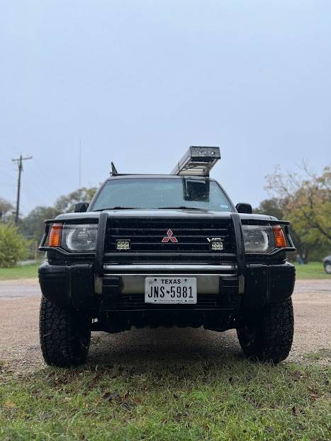 Mitsubishi-Montero-ls-sport-utility-4d-1995-grey-4