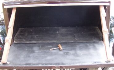 Morris-Minor-1932-Dark-Burgundy-RedBl-Burgundy-Red-Leather-4