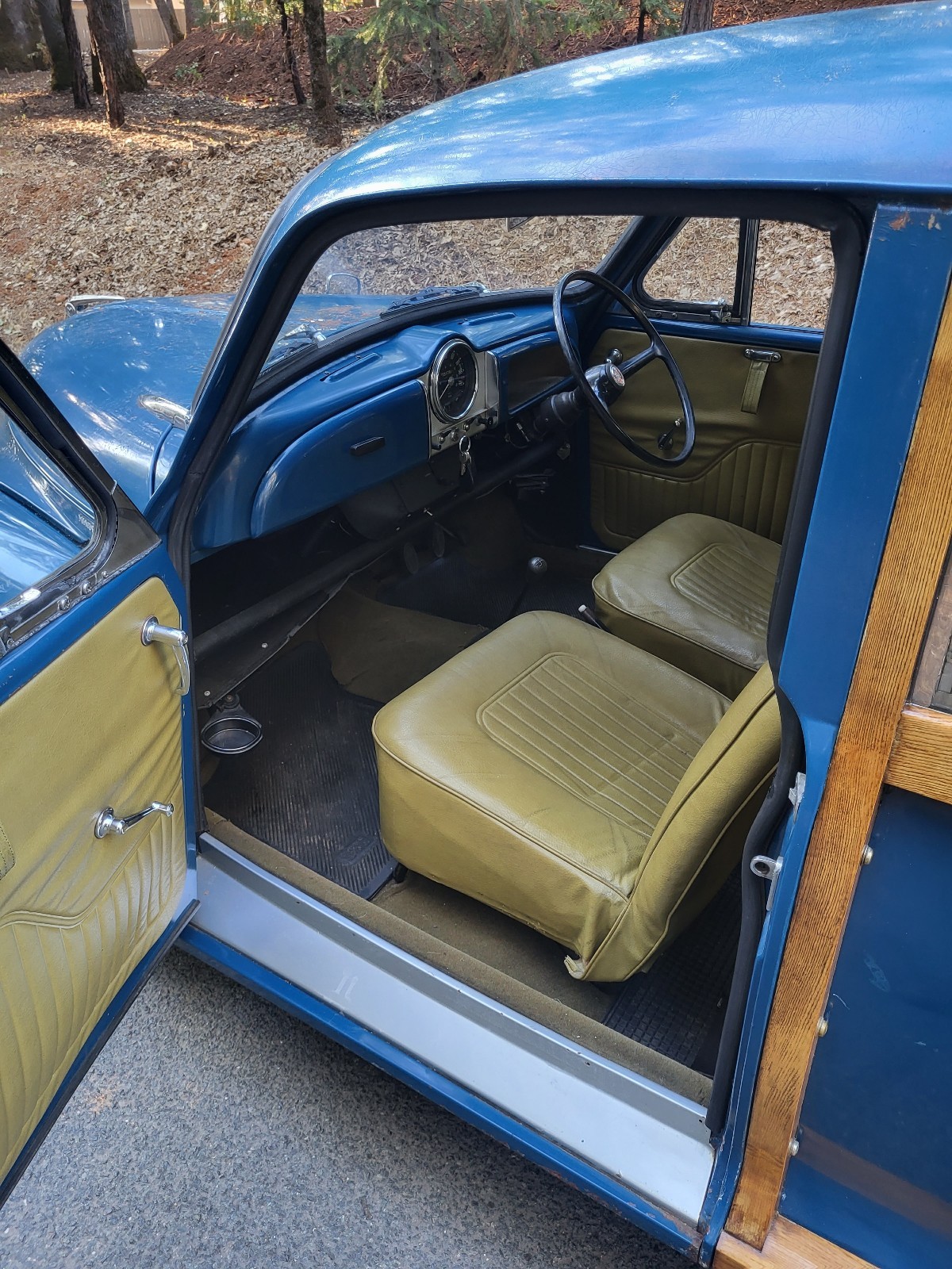 Morris-Minor-Traveller-1971-16