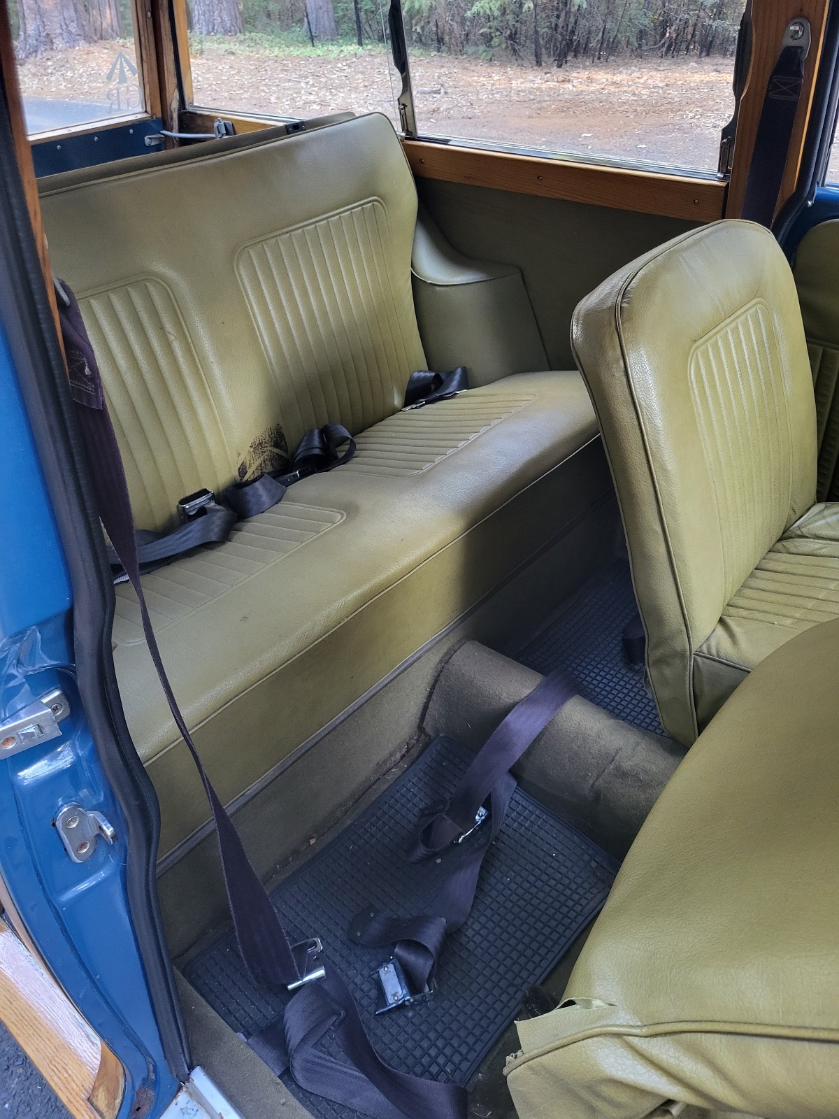 Morris-Minor-Traveller-1971-18