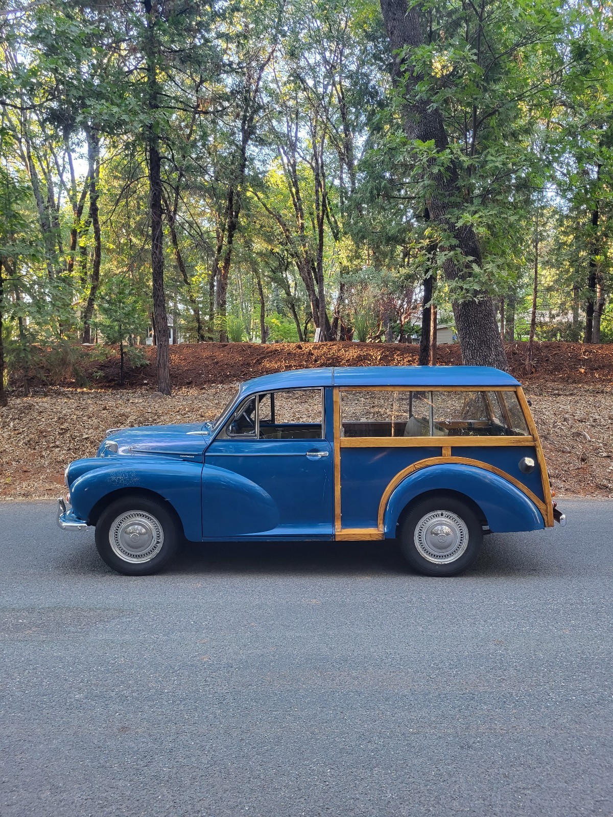 Morris-Minor-Traveller-1971-2