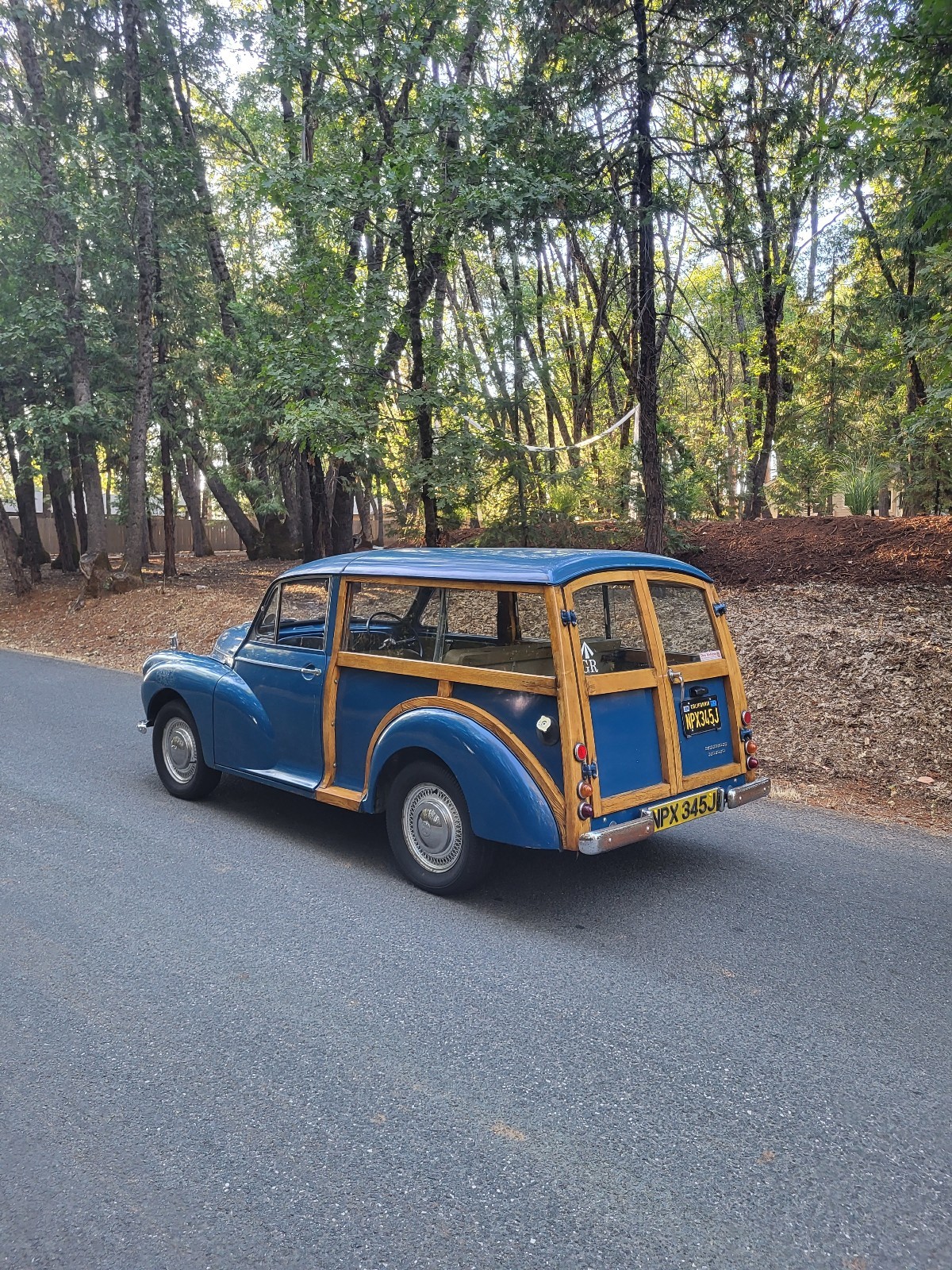 Morris-Minor-Traveller-1971-4