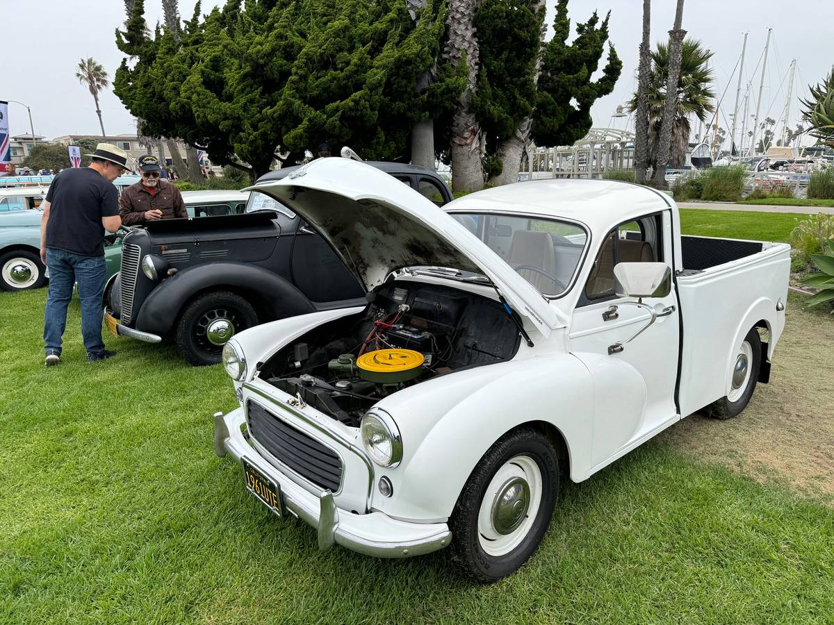 Morris-minor-pickup-1961-white-1