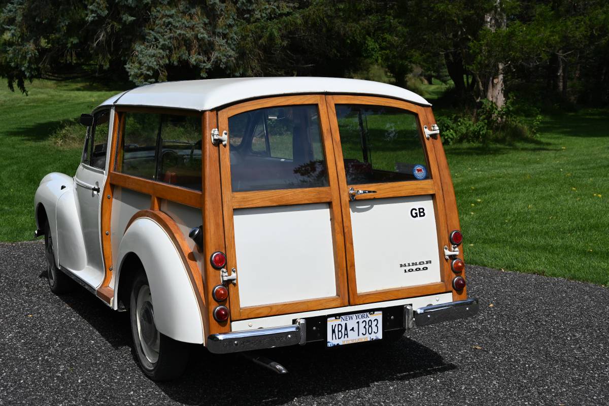 Morris-minor-traveller-1000-1968-white-6