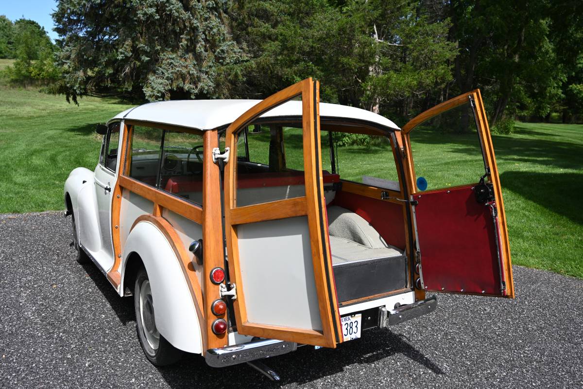 Morris-minor-traveller-1000-1968-white-7