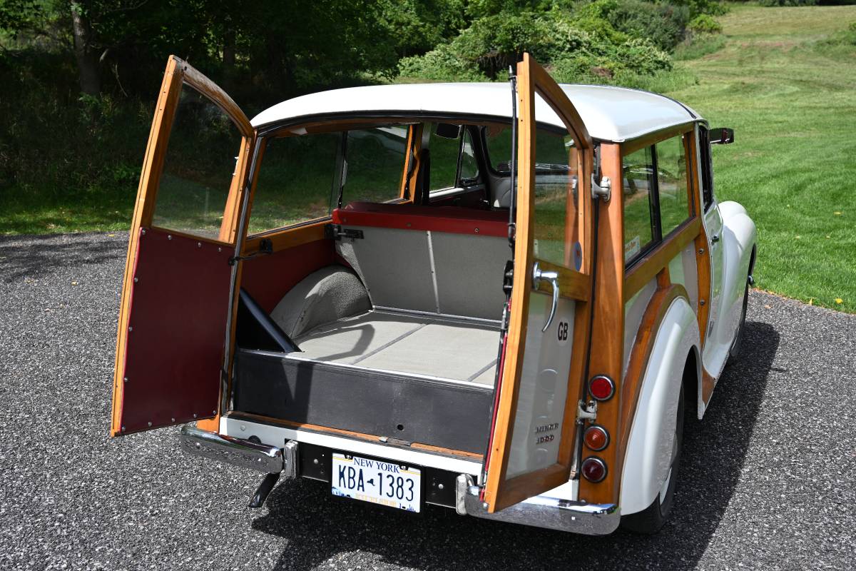 Morris-minor-traveller-1000-1968-white-8
