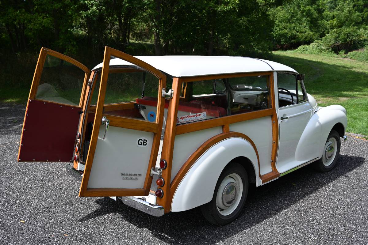 Morris-minor-traveller-1000-1968-white-9