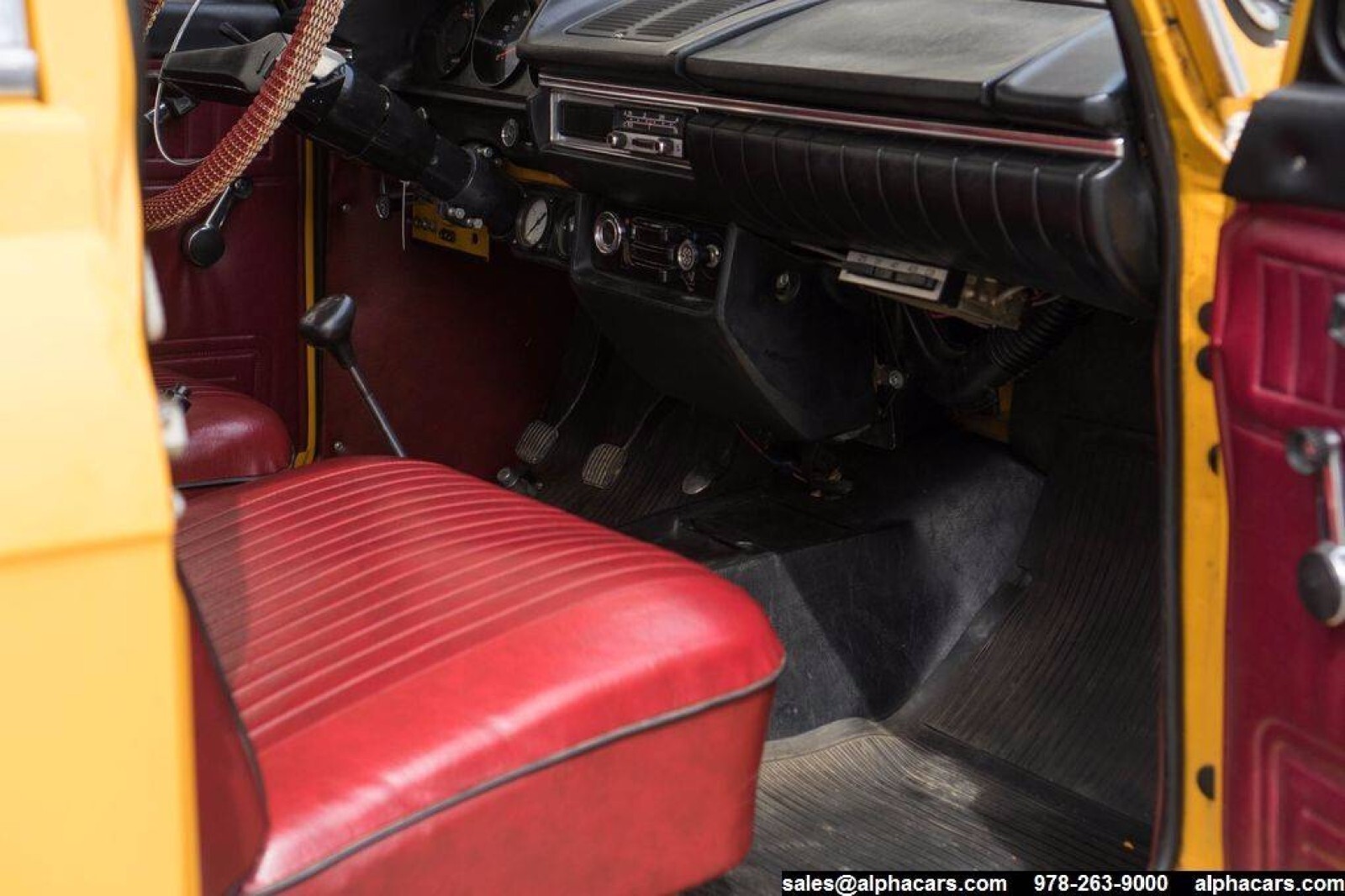 Moskvitch-408E-1974-Sedan-18