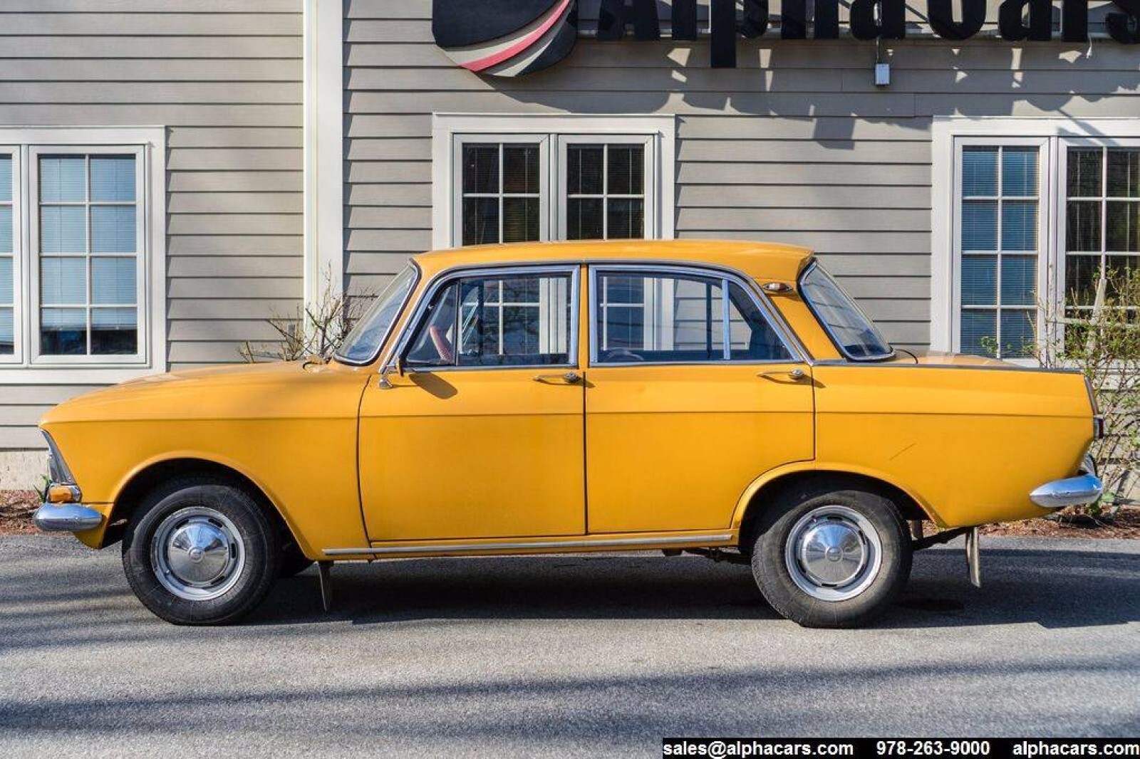 Moskvitch-408E-1974-Sedan-3