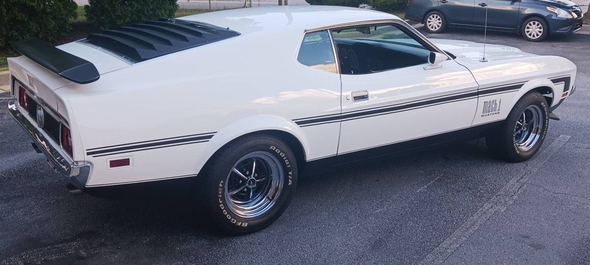 Mustang-mach-1-1971-white-1