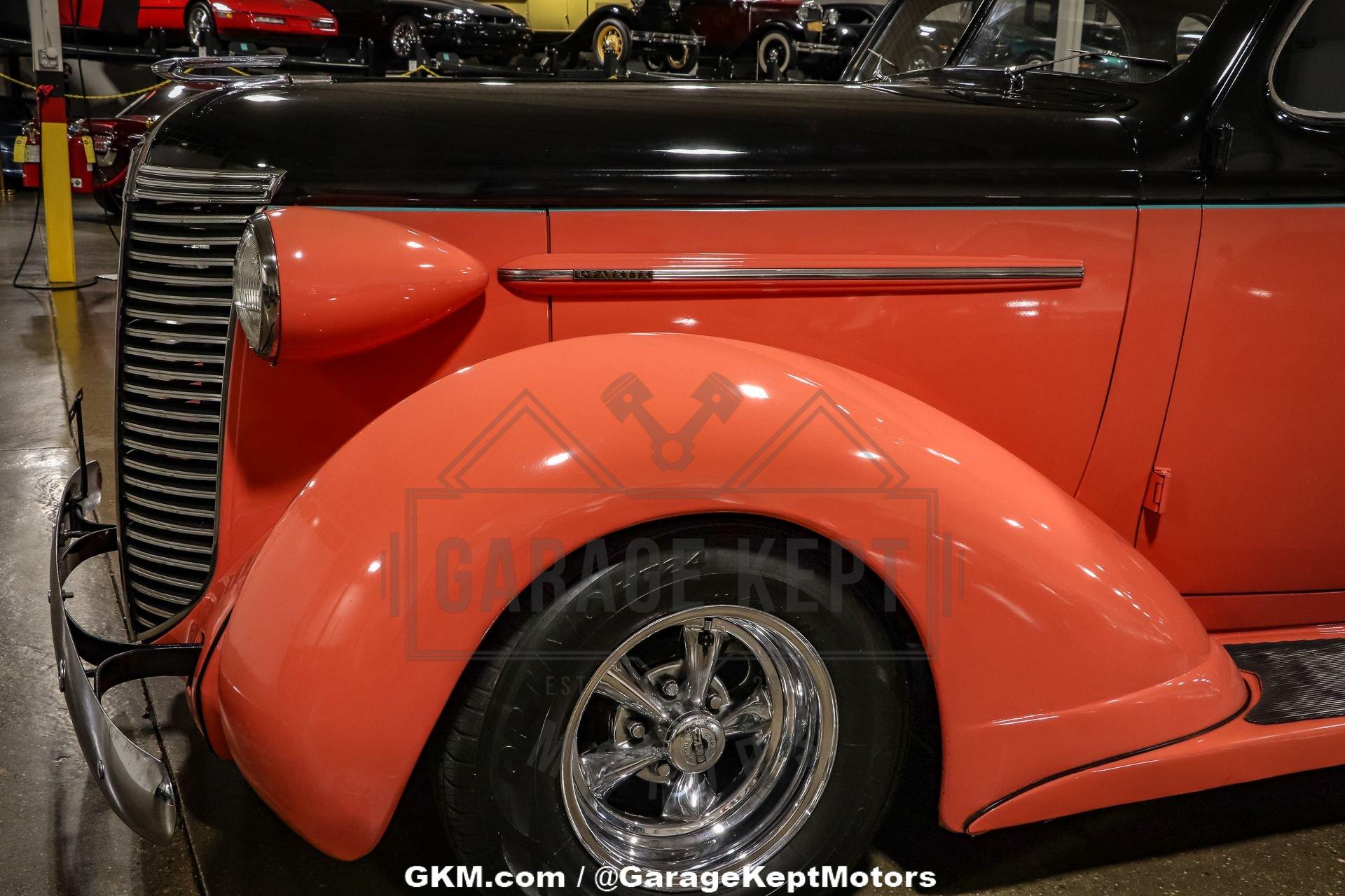 Nash-Lafayette-1938-Black-And-Salmon-Black-11
