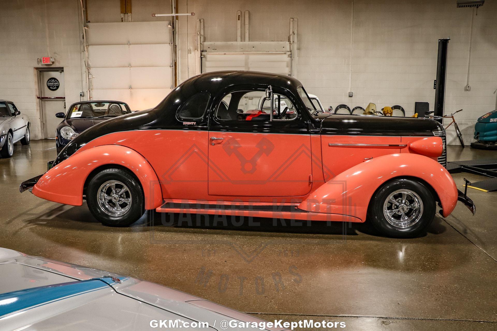 Nash-Lafayette-1938-Black-And-Salmon-Black-32