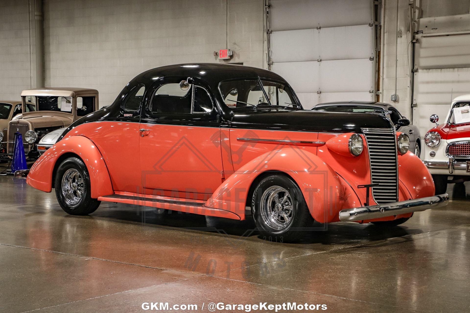 Nash-Lafayette-1938-Black-And-Salmon-Black