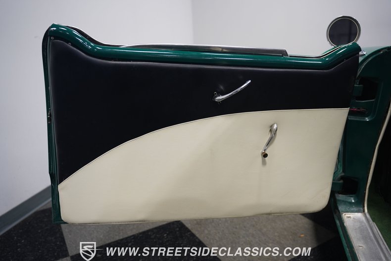 Nash-Metropolitan-1954-Green-White-Houndstooth-41
