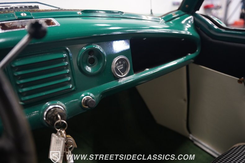 Nash-Metropolitan-1954-Green-White-Houndstooth-47