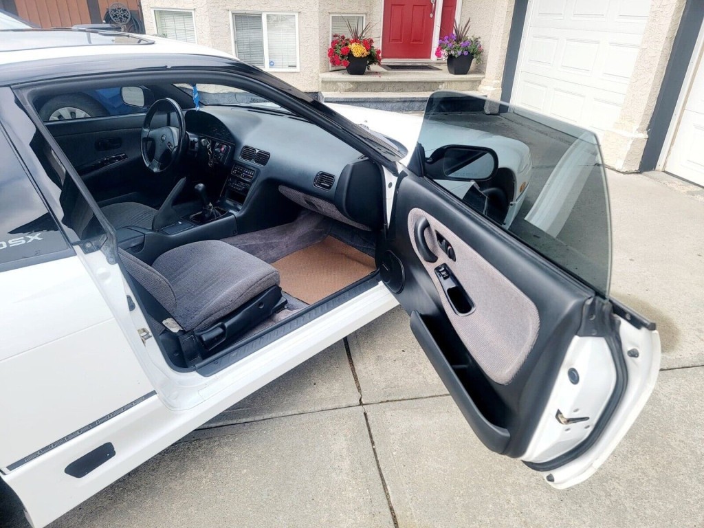 Nissan-240SX-1991-Hatchback-10