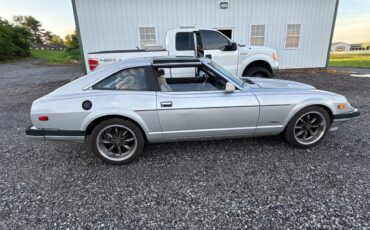 Nissan-280ZX-1983-Hatchback-1