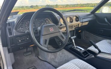 Nissan-280ZX-1983-Hatchback-10