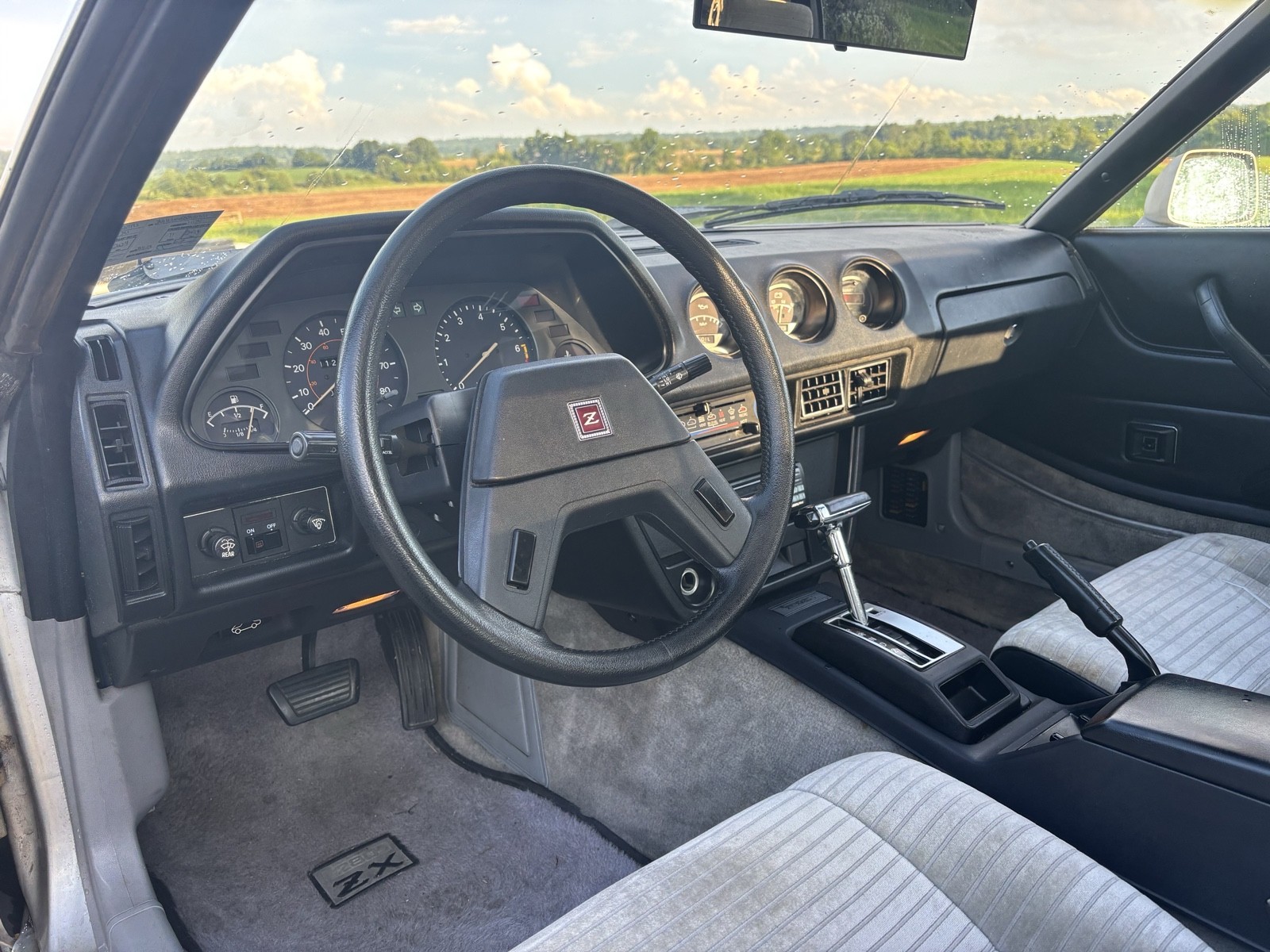 Nissan-280ZX-1983-Hatchback-10
