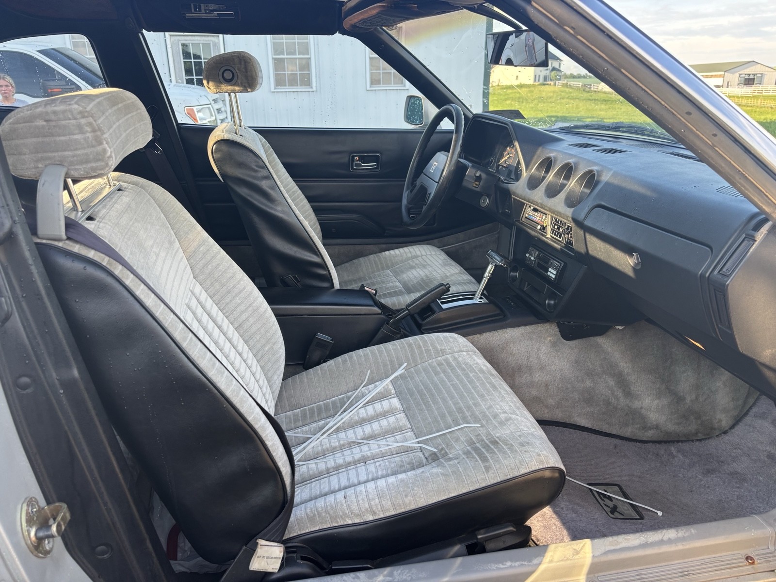 Nissan-280ZX-1983-Hatchback-14