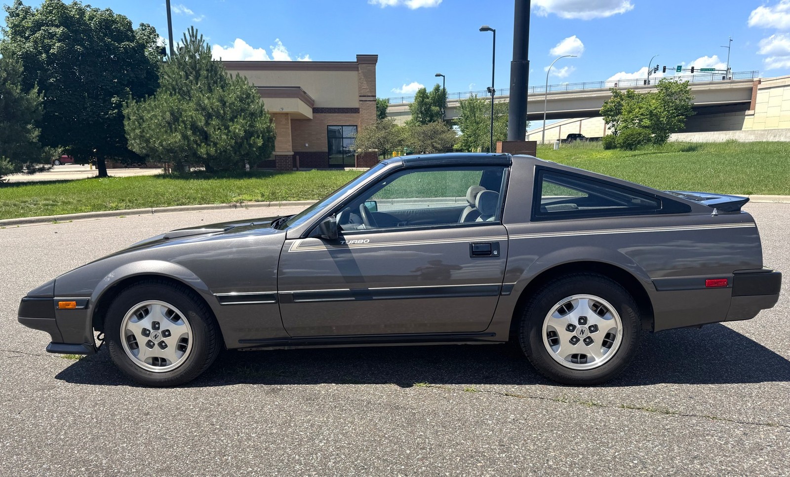 Nissan-300ZX-1985-Hatchback-6
