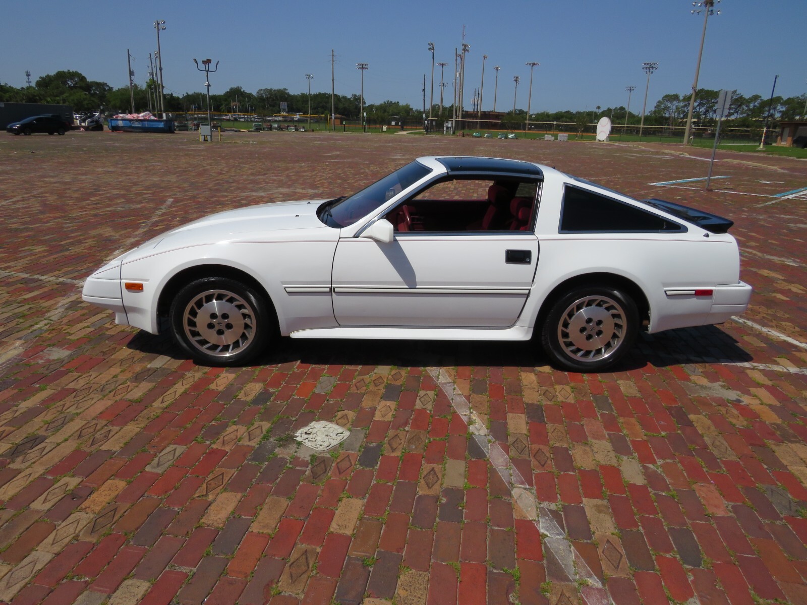 Nissan-300ZX-1986-Coupe-14