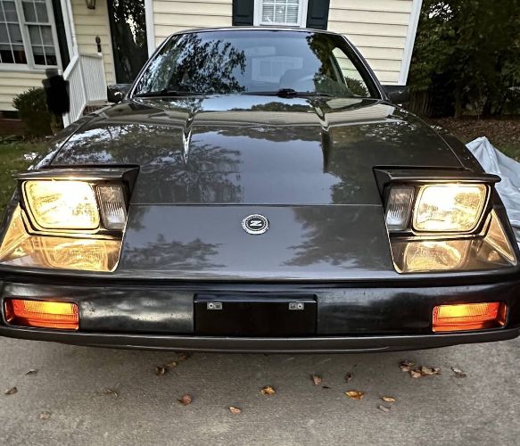 Nissan-300zx-1985-Gray-1