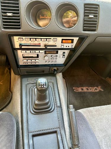 Nissan-300zx-1985-Gray-9