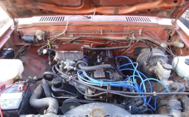 Nissan-720-1984-Orange-10