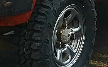 Nissan-720-1984-Orange-15