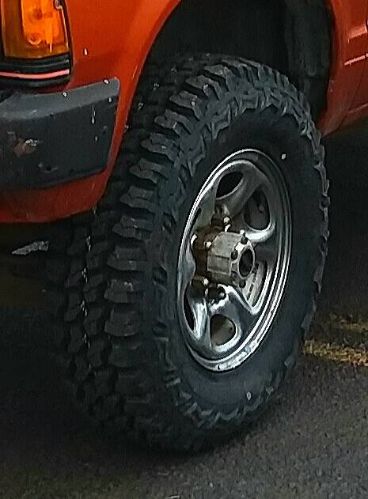 Nissan-720-1984-Orange-15