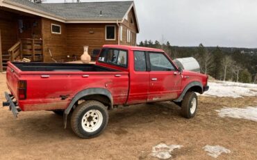 Nissan-720-1984-Red-2