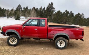 Nissan-720-1984-Red-4