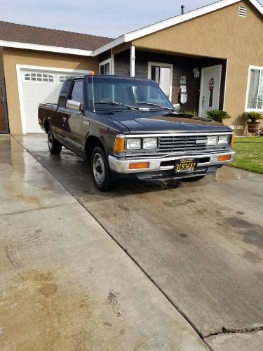 Nissan-720-1985-Black-BlackGray-12