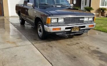 Nissan-720-1985-Black-BlackGray-12