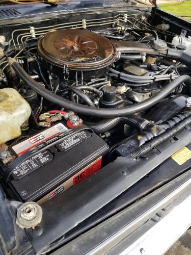 Nissan-720-1985-Black-BlackGray-2