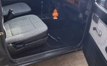 Nissan-720-1985-Black-BlackGray-3