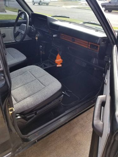 Nissan-720-1985-Black-BlackGray-5