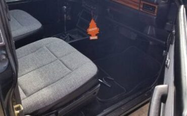 Nissan-720-1985-Black-BlackGray-5