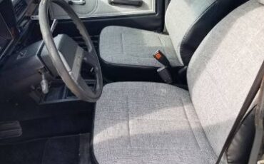 Nissan-720-1985-Black-BlackGray-6
