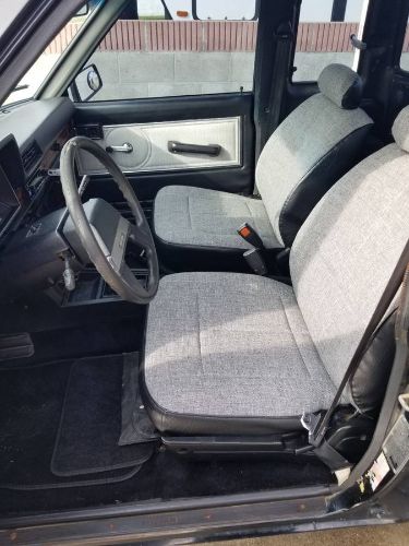 Nissan-720-1985-Black-BlackGray-6