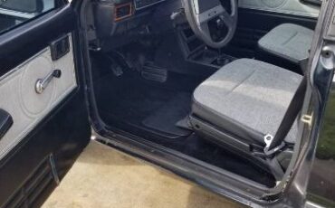 Nissan-720-1985-Black-BlackGray-8