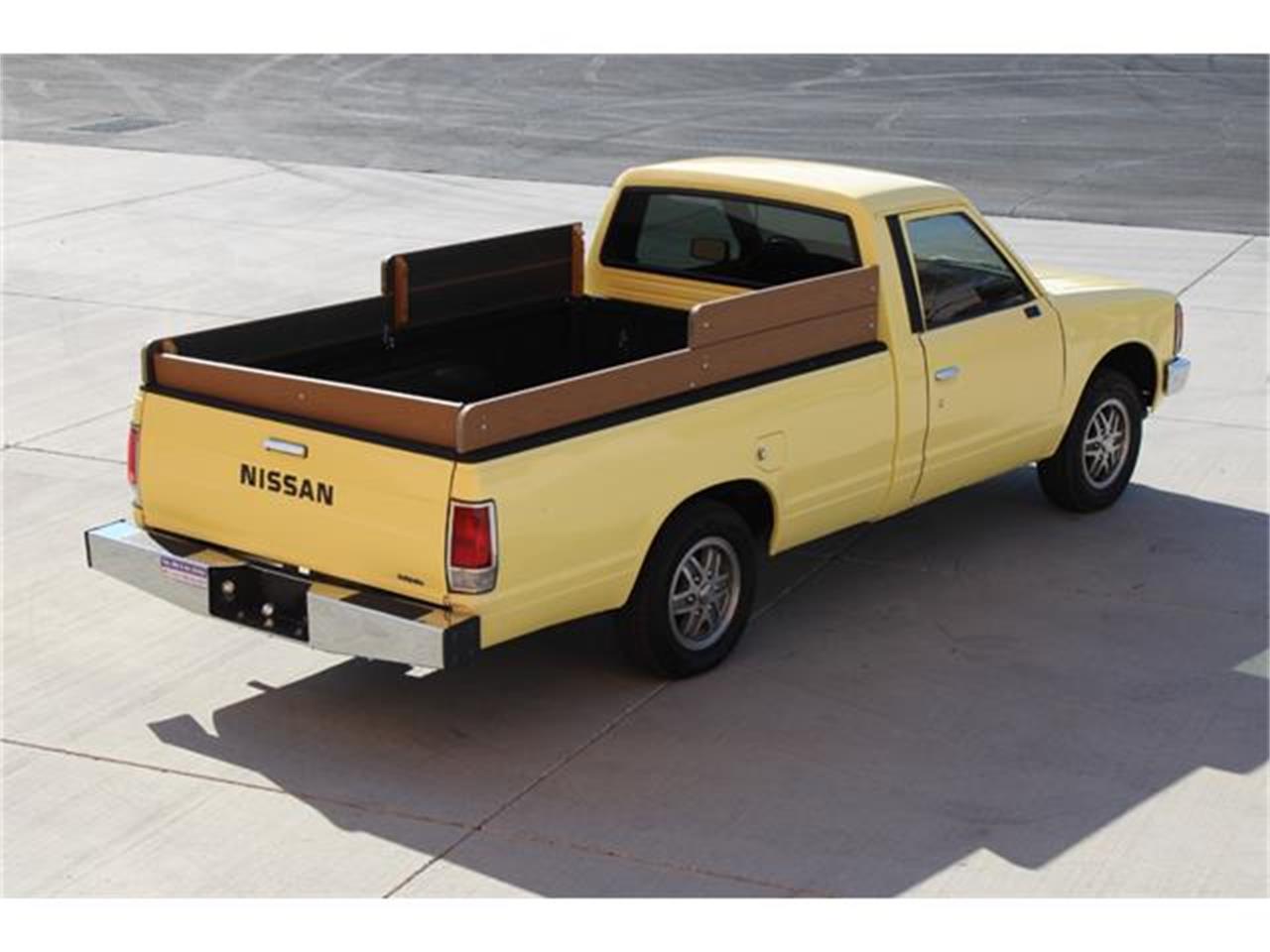 Nissan-720-1985-Yellow-Brown-12