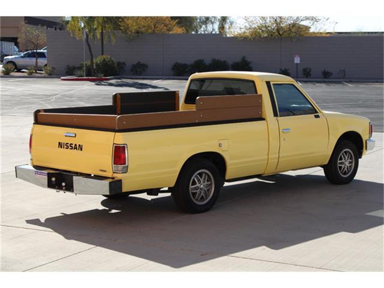 Nissan-720-1985-Yellow-Brown-15