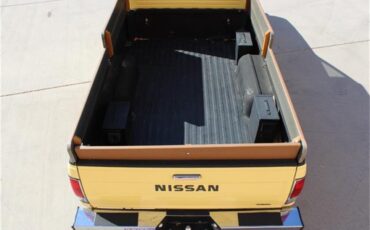 Nissan-720-1985-Yellow-Brown-17