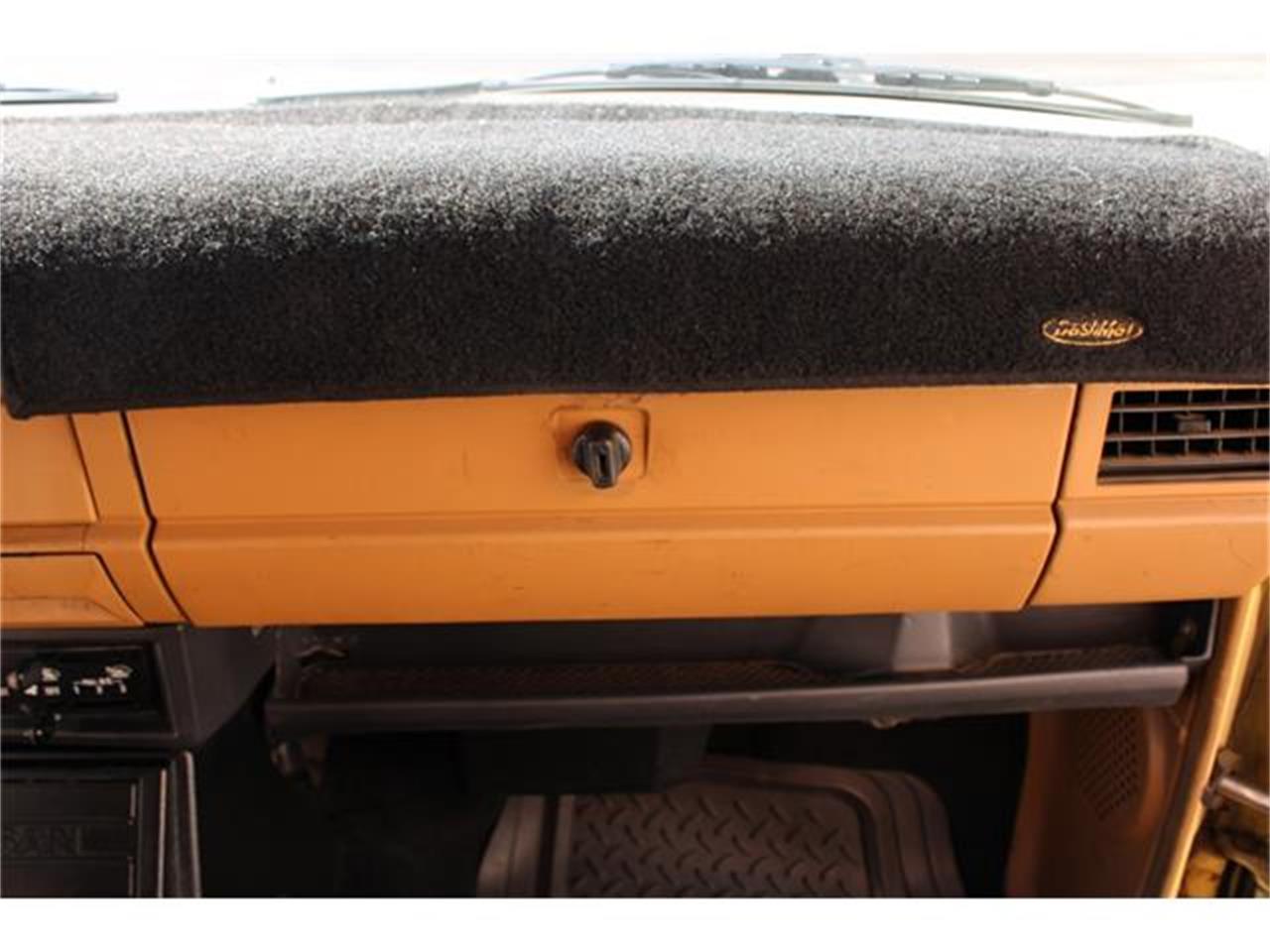 Nissan-720-1985-Yellow-Brown-19