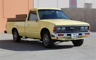 Nissan-720-1985-Yellow-Brown-24